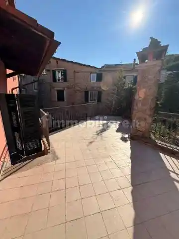 Casa indipendente in vendita a Riccò del Golfo di Spezia