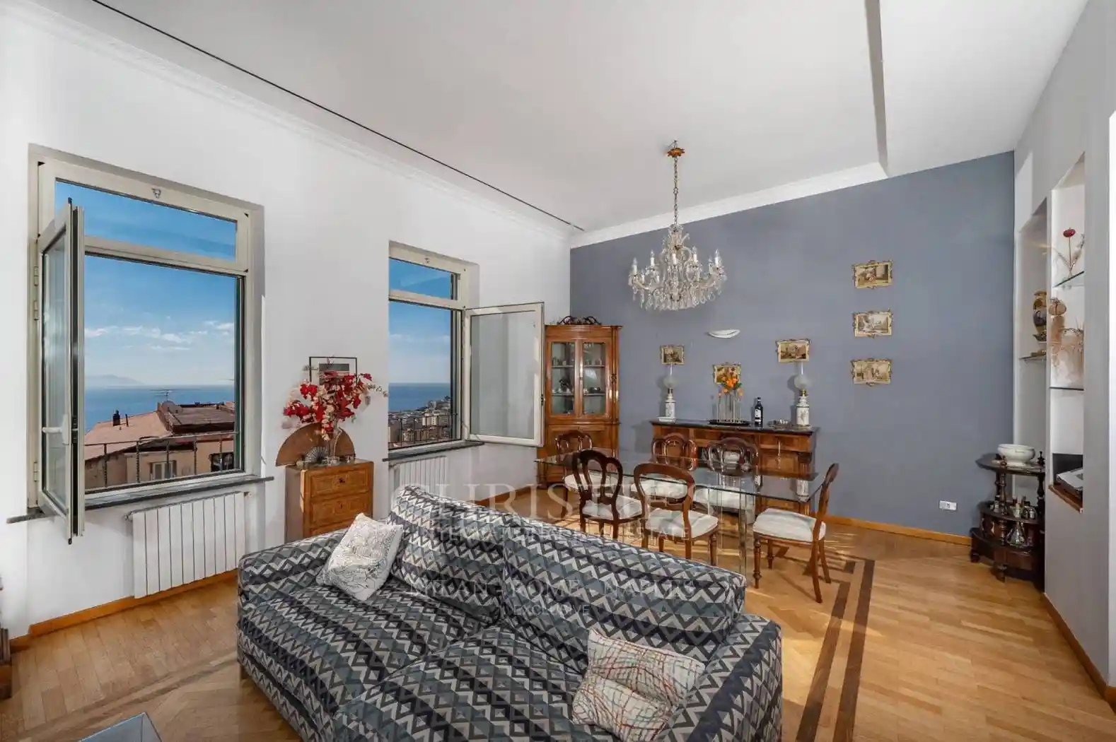 Appartamento in vendita a Napoli