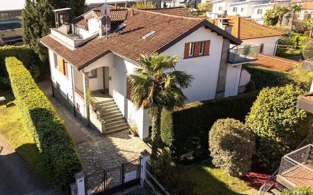 Villa in vendita a Arona