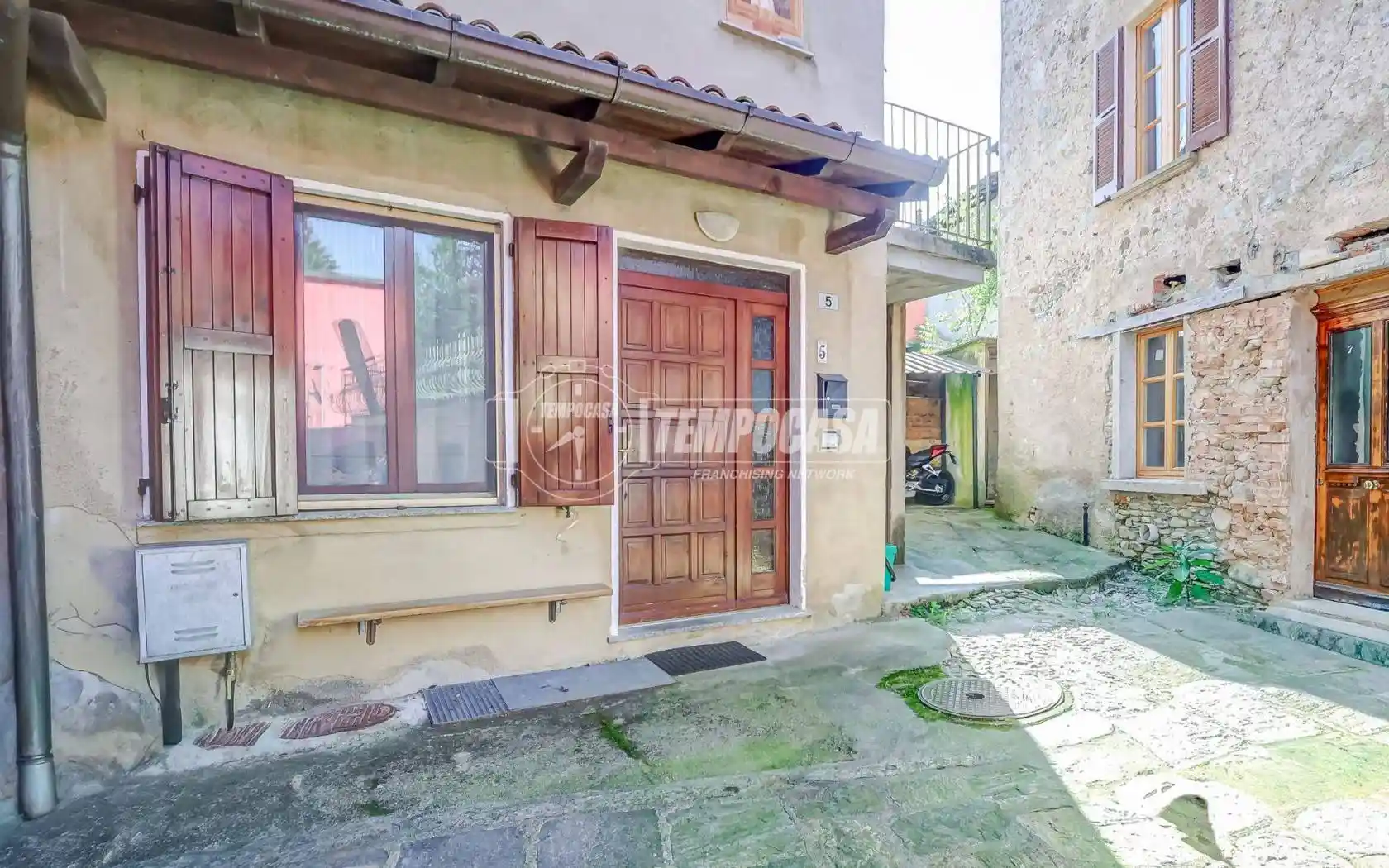 Casa indipendente in affitto a Cremenaga