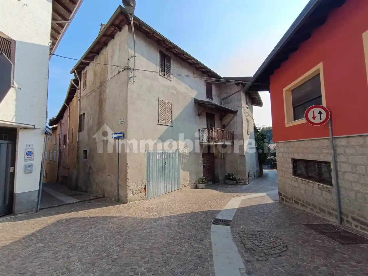 Casa indipendente in vendita a Paruzzaro