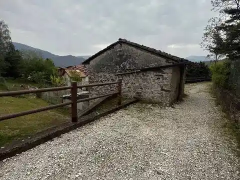 Rustico - Casale in vendita a Brissago-Valtravaglia
