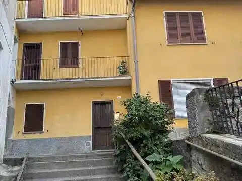 Villa in vendita a Brissago-Valtravaglia