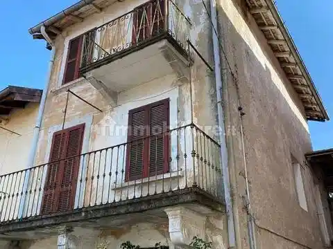 Rustico - Casale in vendita a Brezzo di Bedero