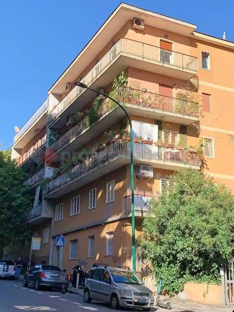Appartamento in vendita a Napoli