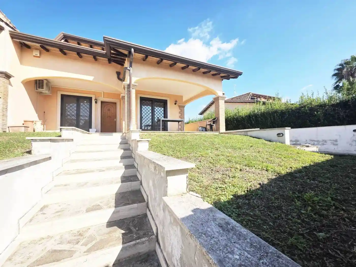 Villa in vendita a Pomezia