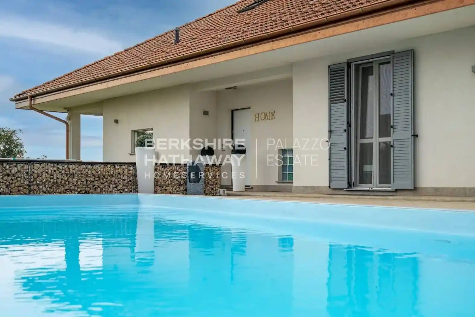 Villa in vendita a Pombia