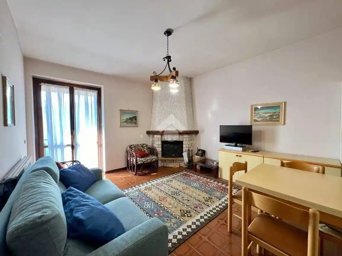 Appartamento in vendita a Gorno
