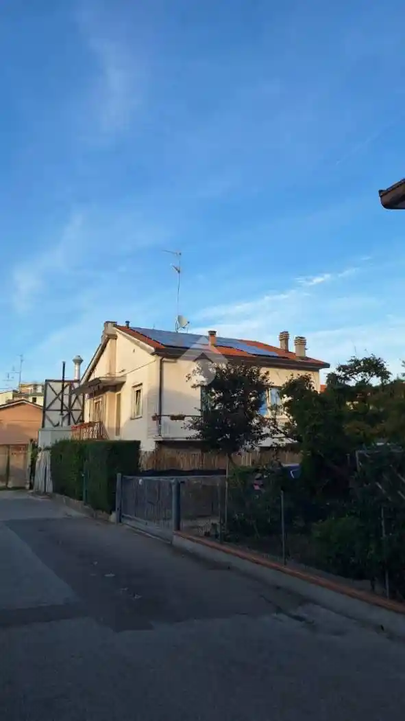 Casa indipendente in vendita a Bagnacavallo
