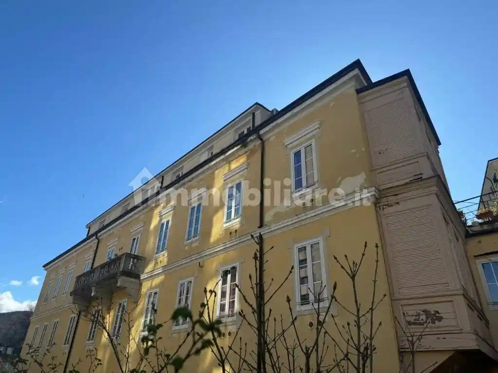 Palazzo - Edificio in vendita a Trieste