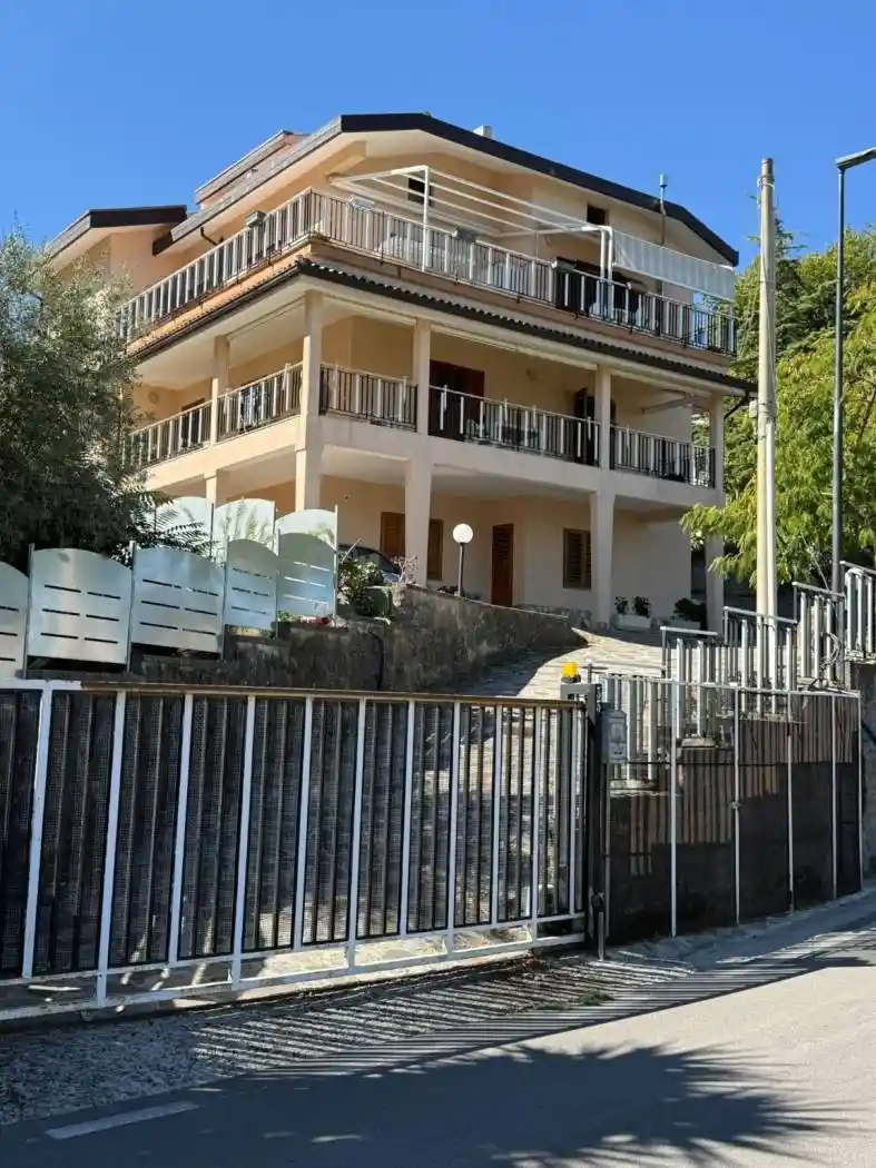 Appartamento in vendita a Ogliastro Cilento