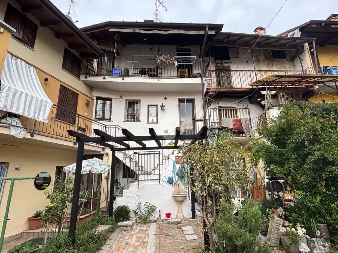 Rustico - Casale in vendita a Castelletto Sopra Ticino