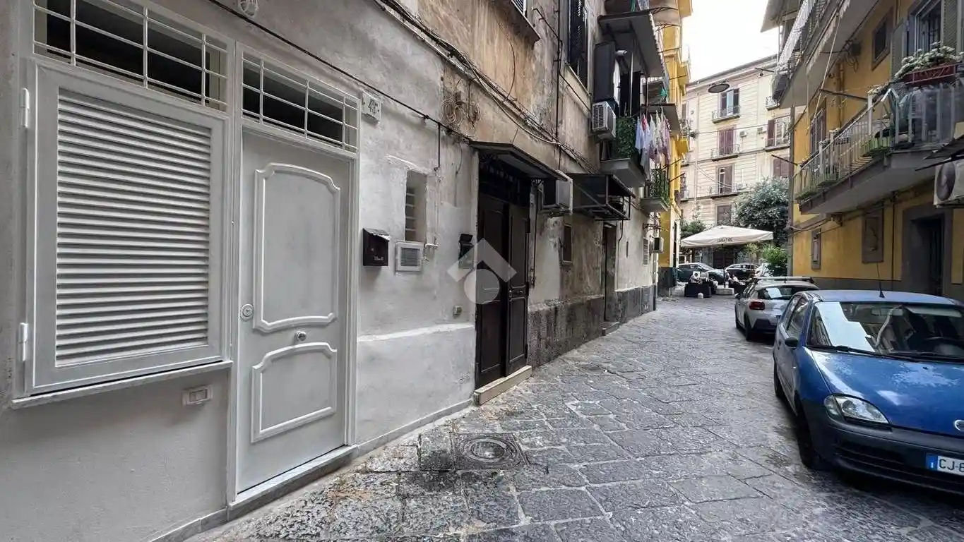 Appartamento in vendita a Napoli