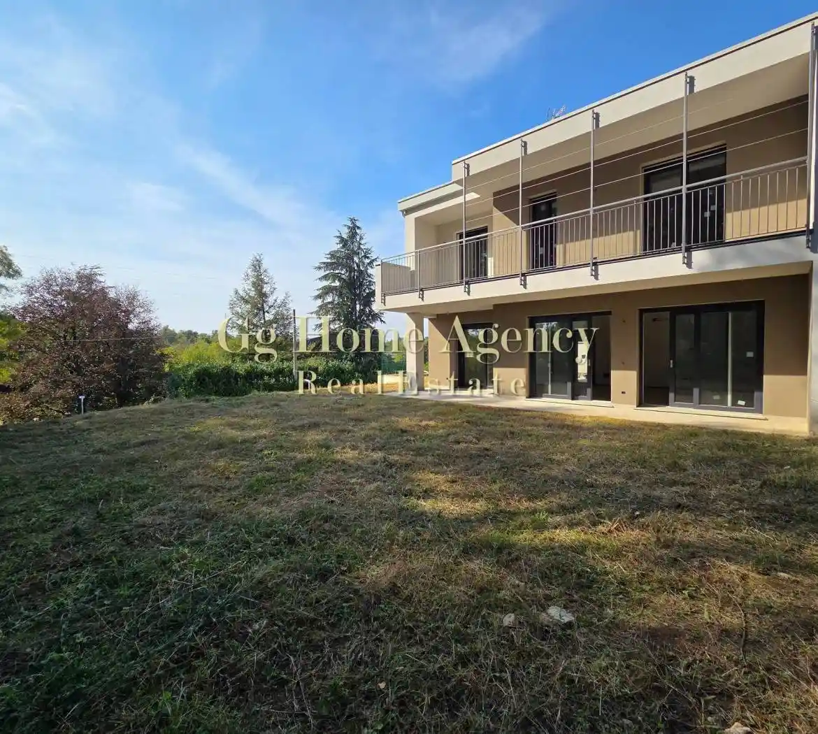 Villa in vendita a Erba