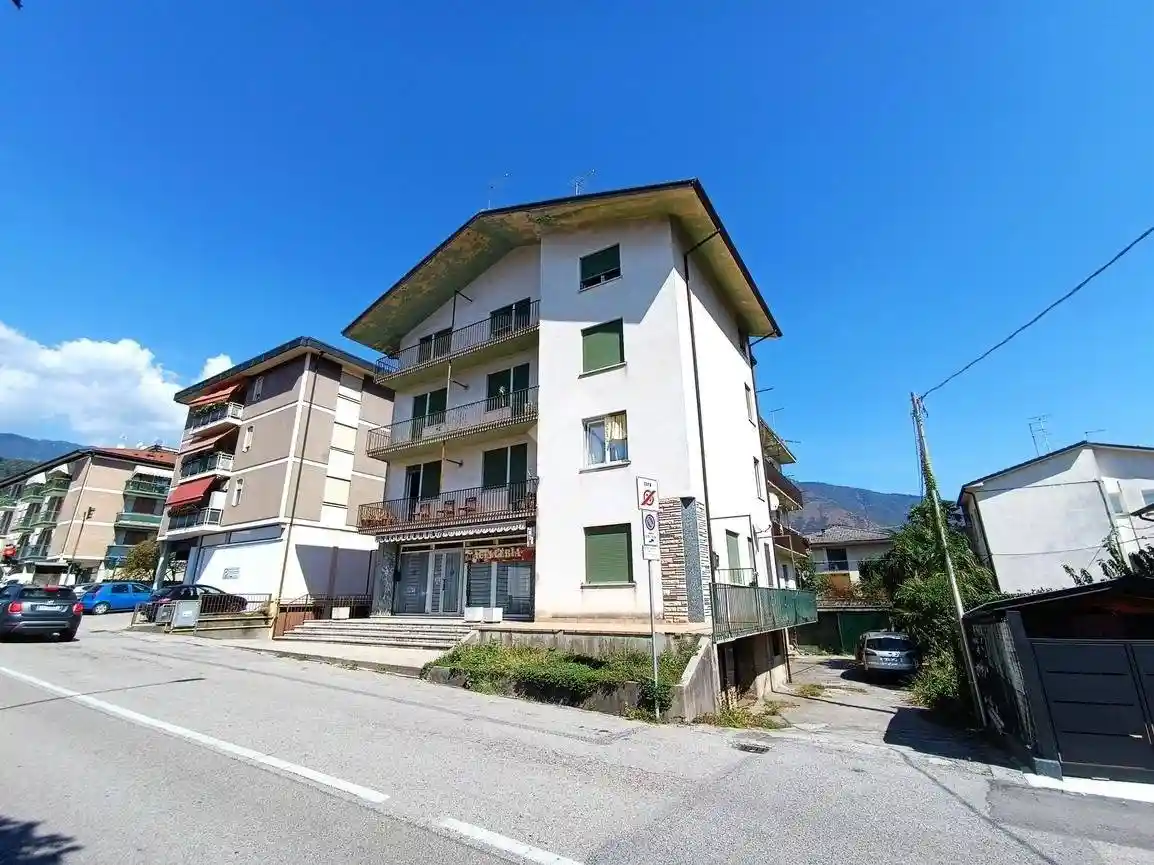 Palazzo - Edificio in vendita a Schio
