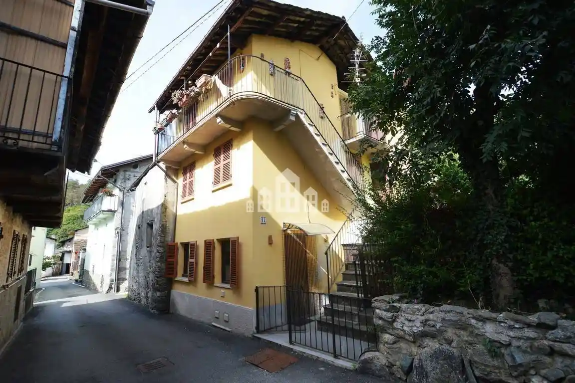 Casa indipendente in vendita a Sparone