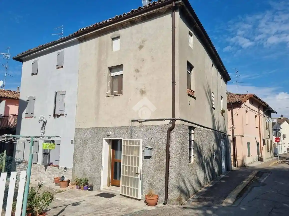 Casa indipendente in vendita a Sant'Ilario d'Enza
