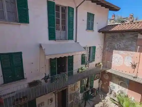 Villa in vendita a Luino