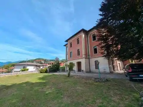 Villa in vendita a Dumenza