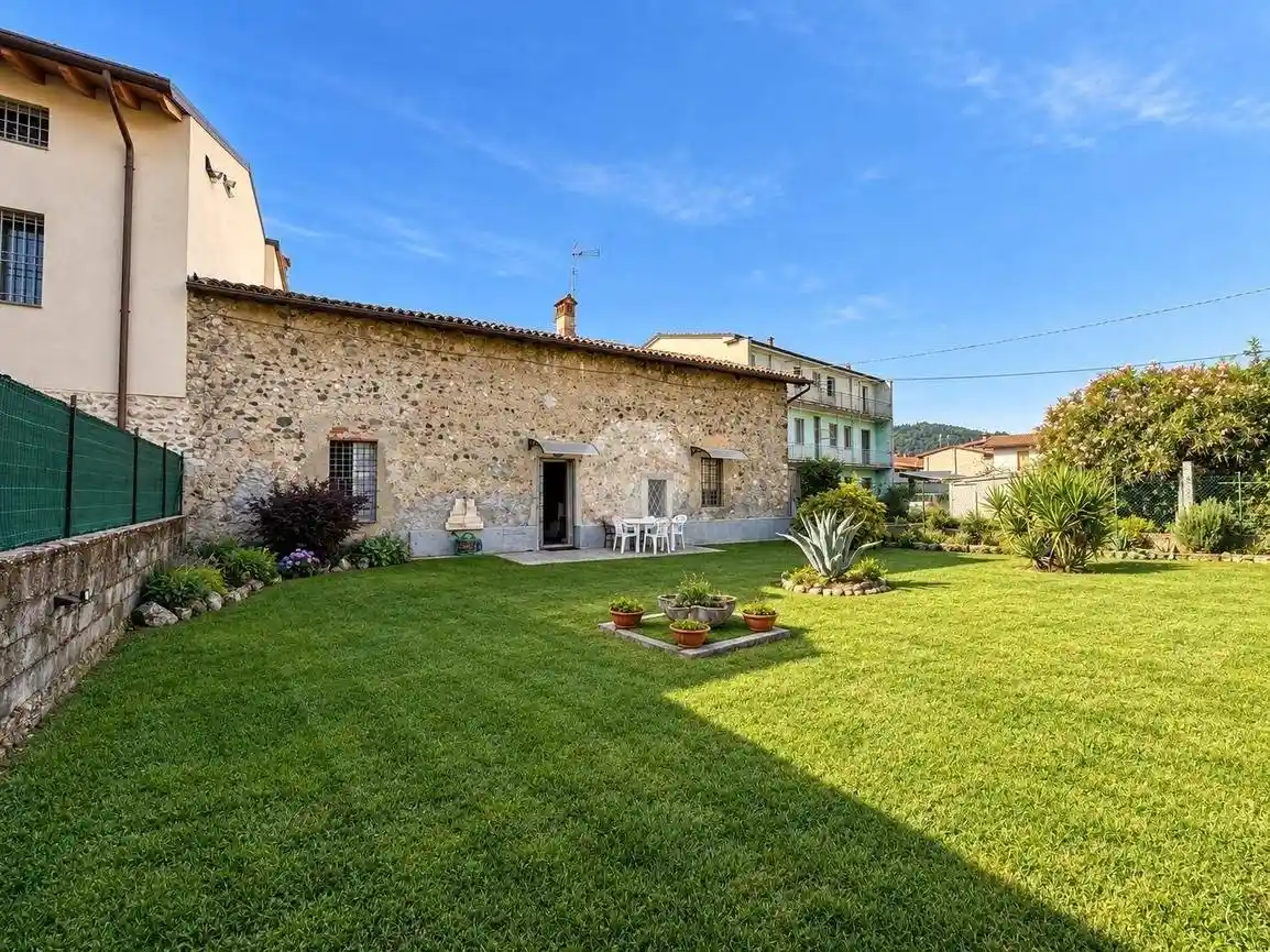 Casa indipendente in vendita a Rovato