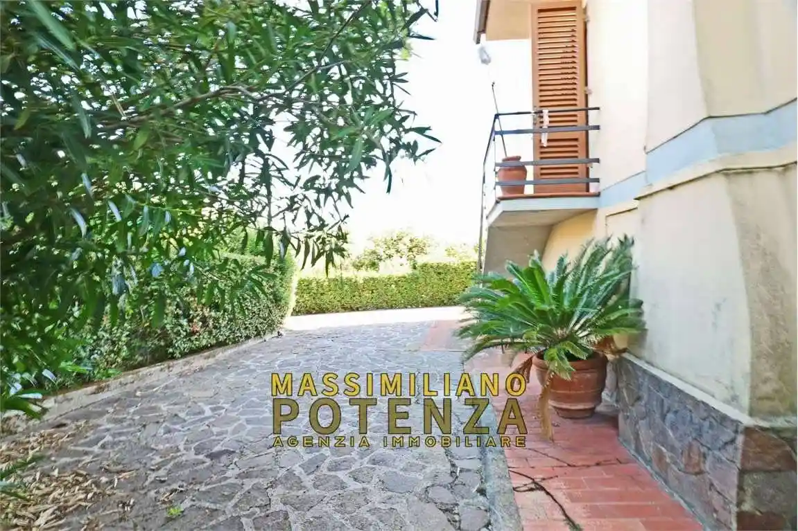 Appartamento in vendita a Pescia