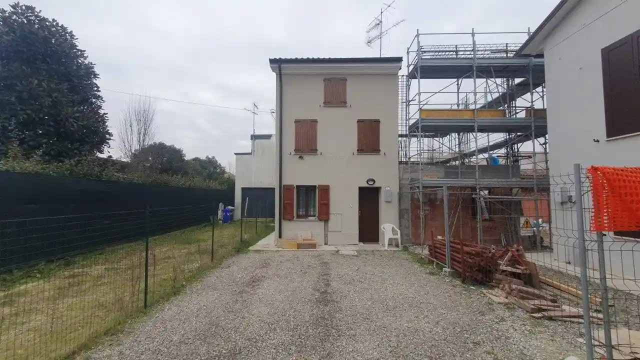 Casa indipendente in vendita a Novi di Modena