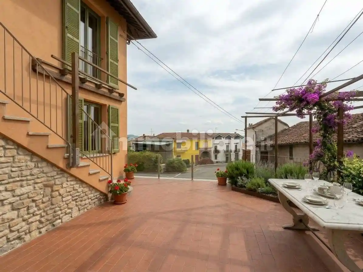 Casa indipendente in vendita a Montechiaro d'Asti