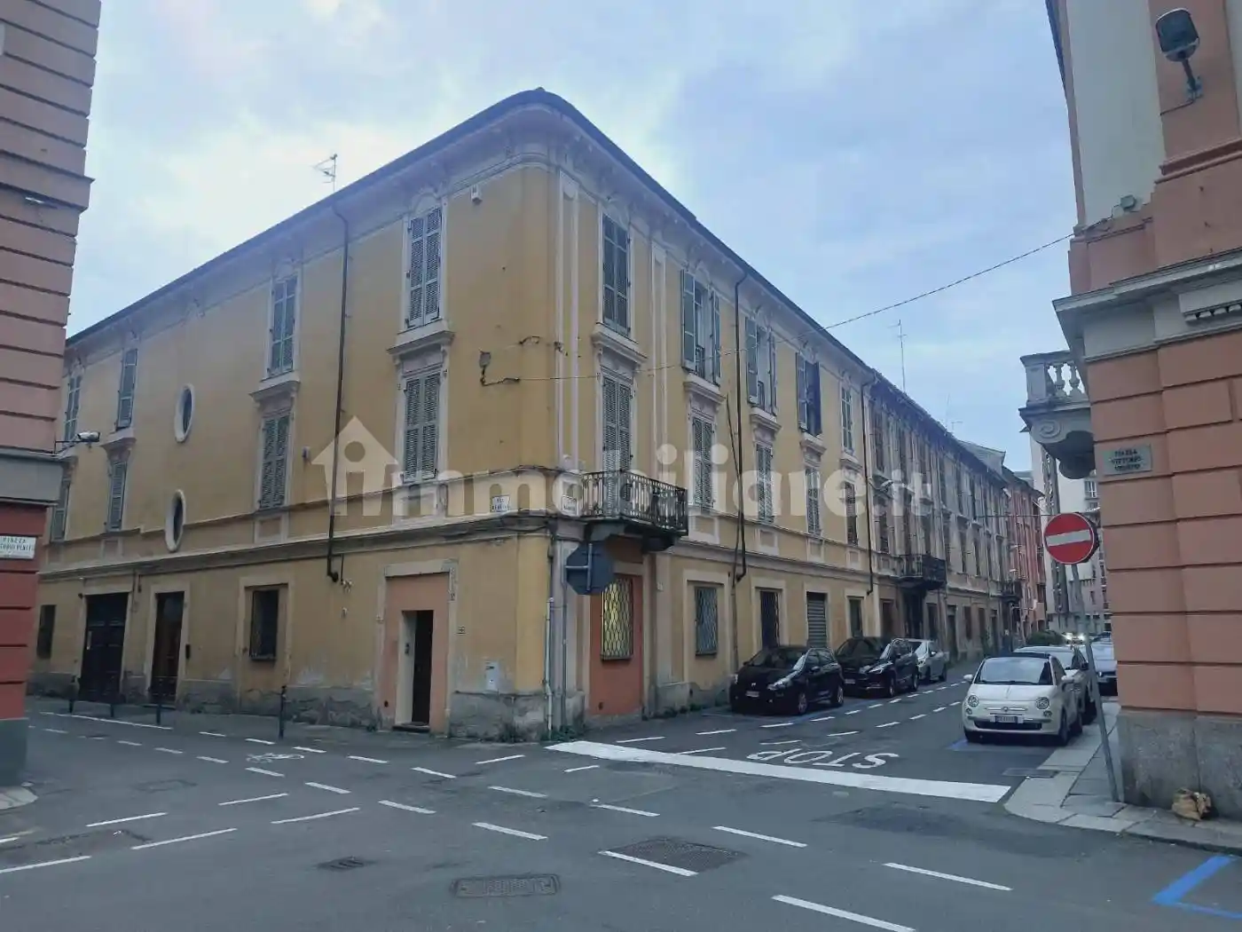 Palazzo - Edificio in vendita a Alessandria
