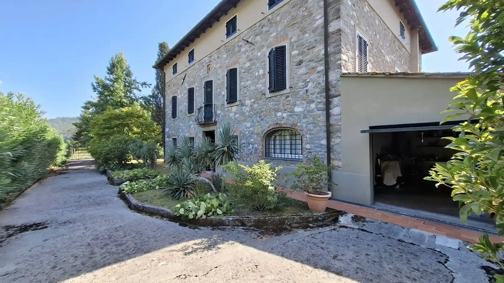 Rustico - Casale in vendita a Lucca