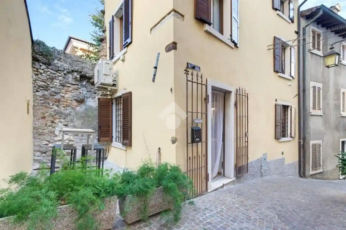 Casa indipendente in vendita a Lazise