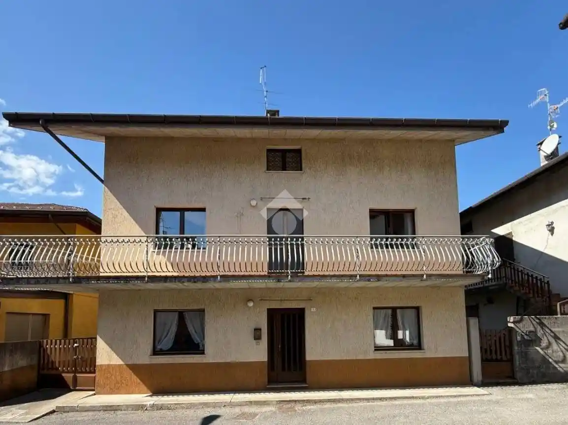 Casa indipendente in vendita a Villa Santina