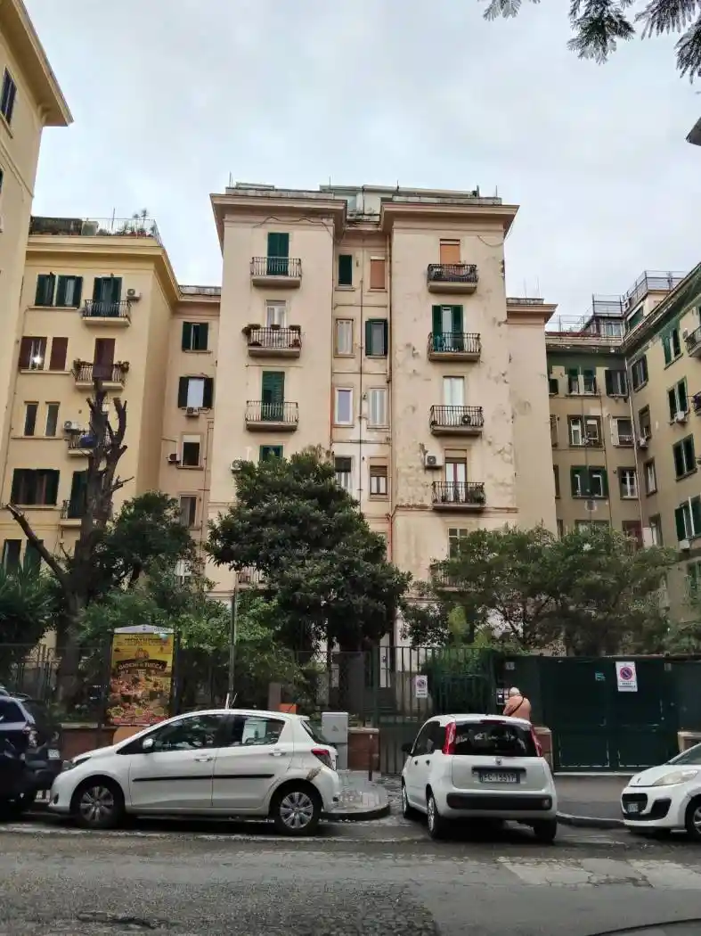 Appartamento in vendita a Napoli