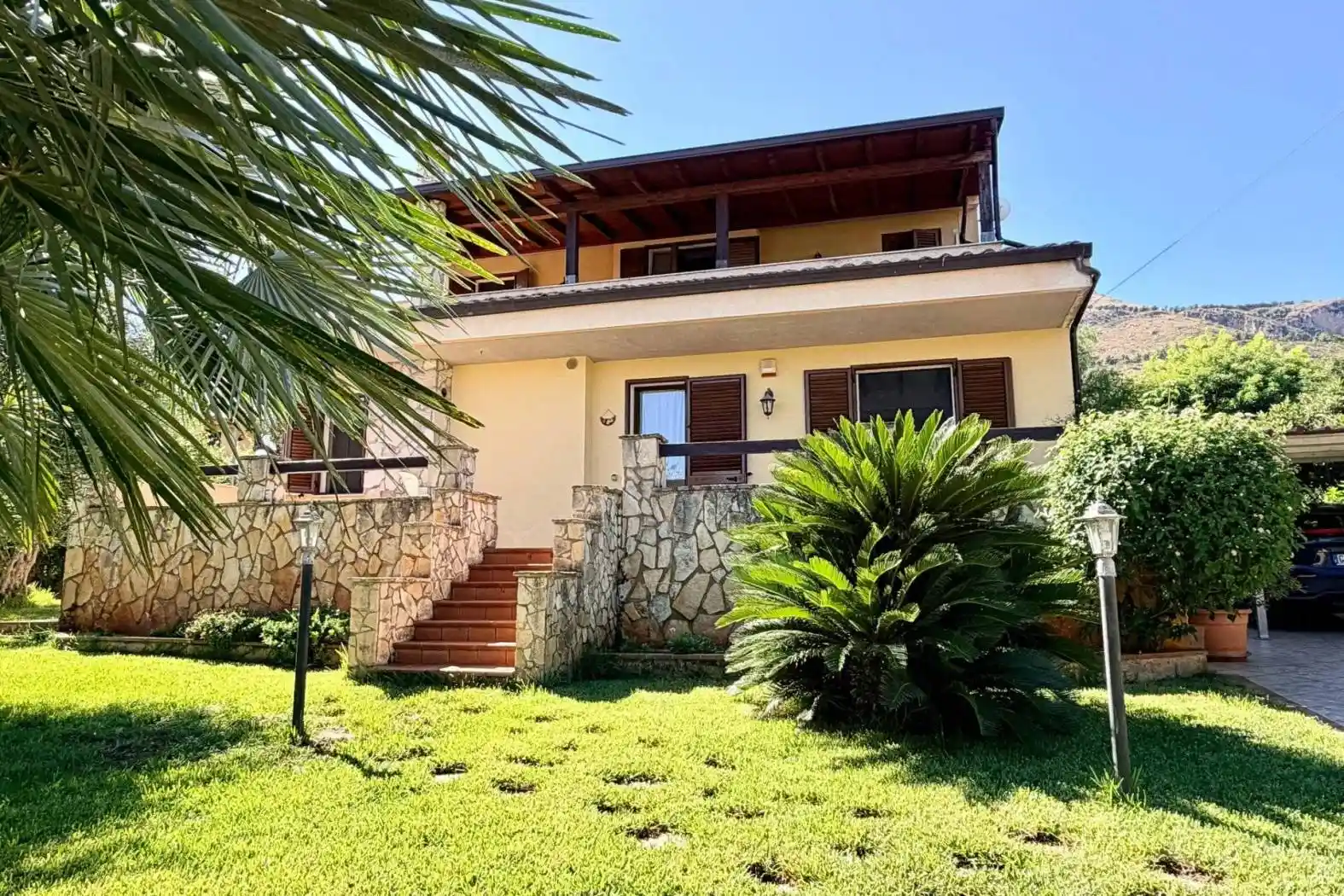 Villa in vendita a Altavilla Milicia