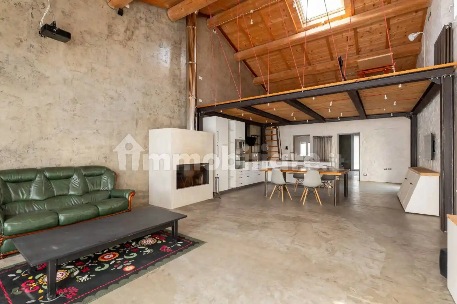 Loft in vendita a Montale