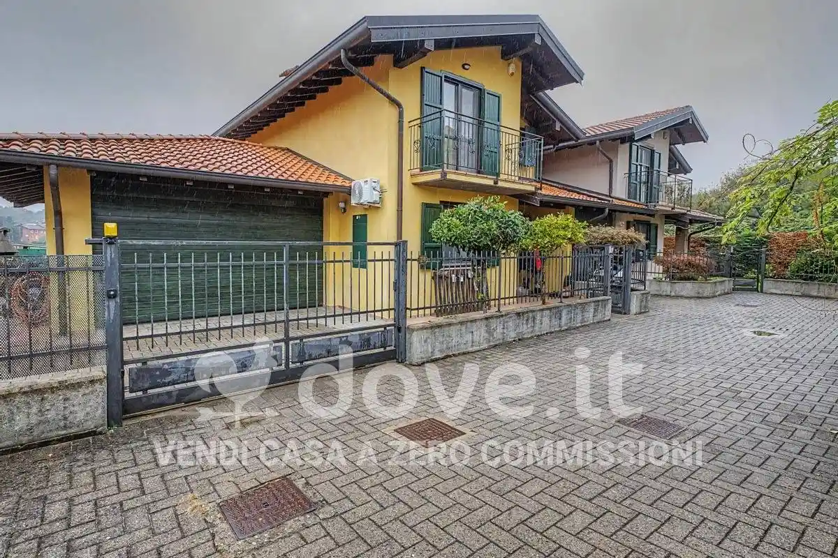 Villa in vendita a Borgo Ticino