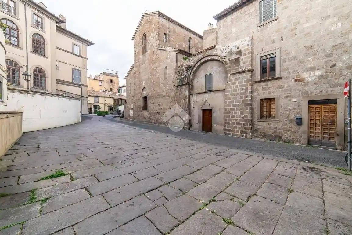 Palazzo - Edificio in vendita a Viterbo