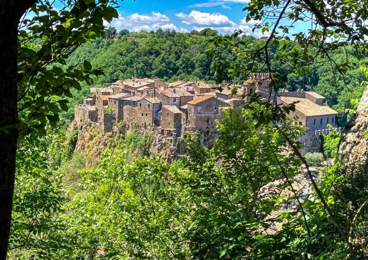 Casa indipendente in affitto a Calcata
