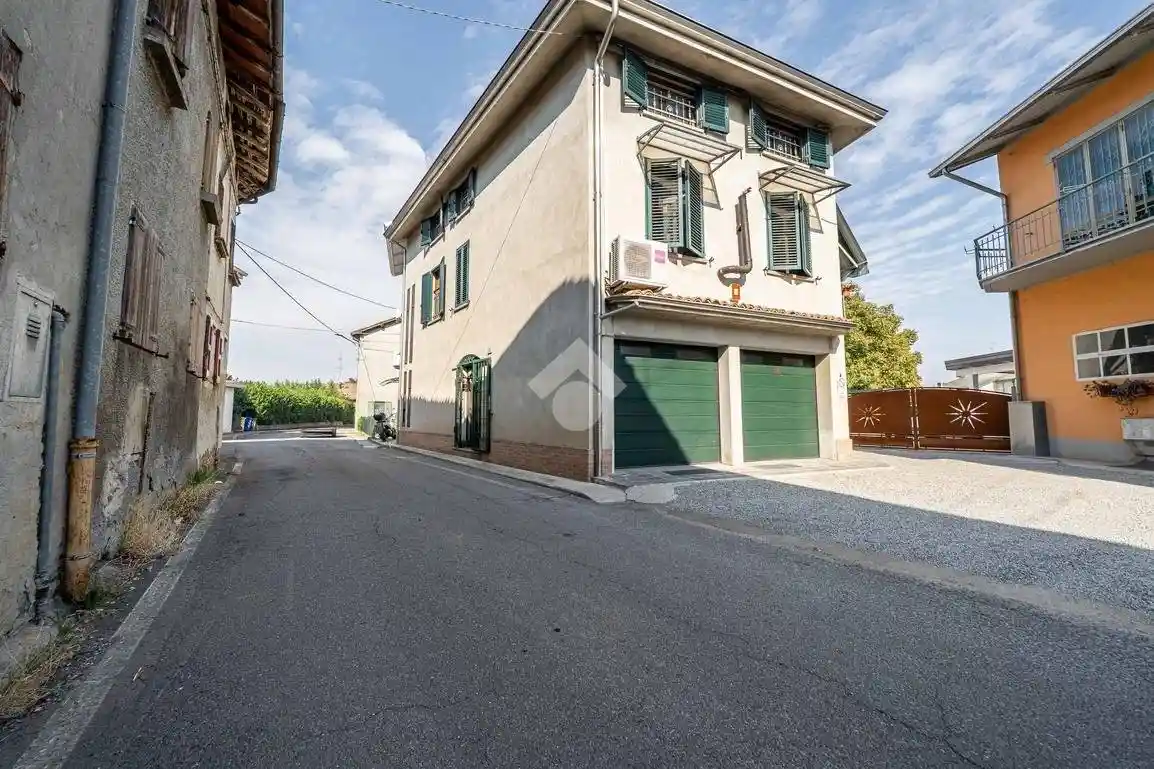 Casa indipendente in vendita a Bibbiano