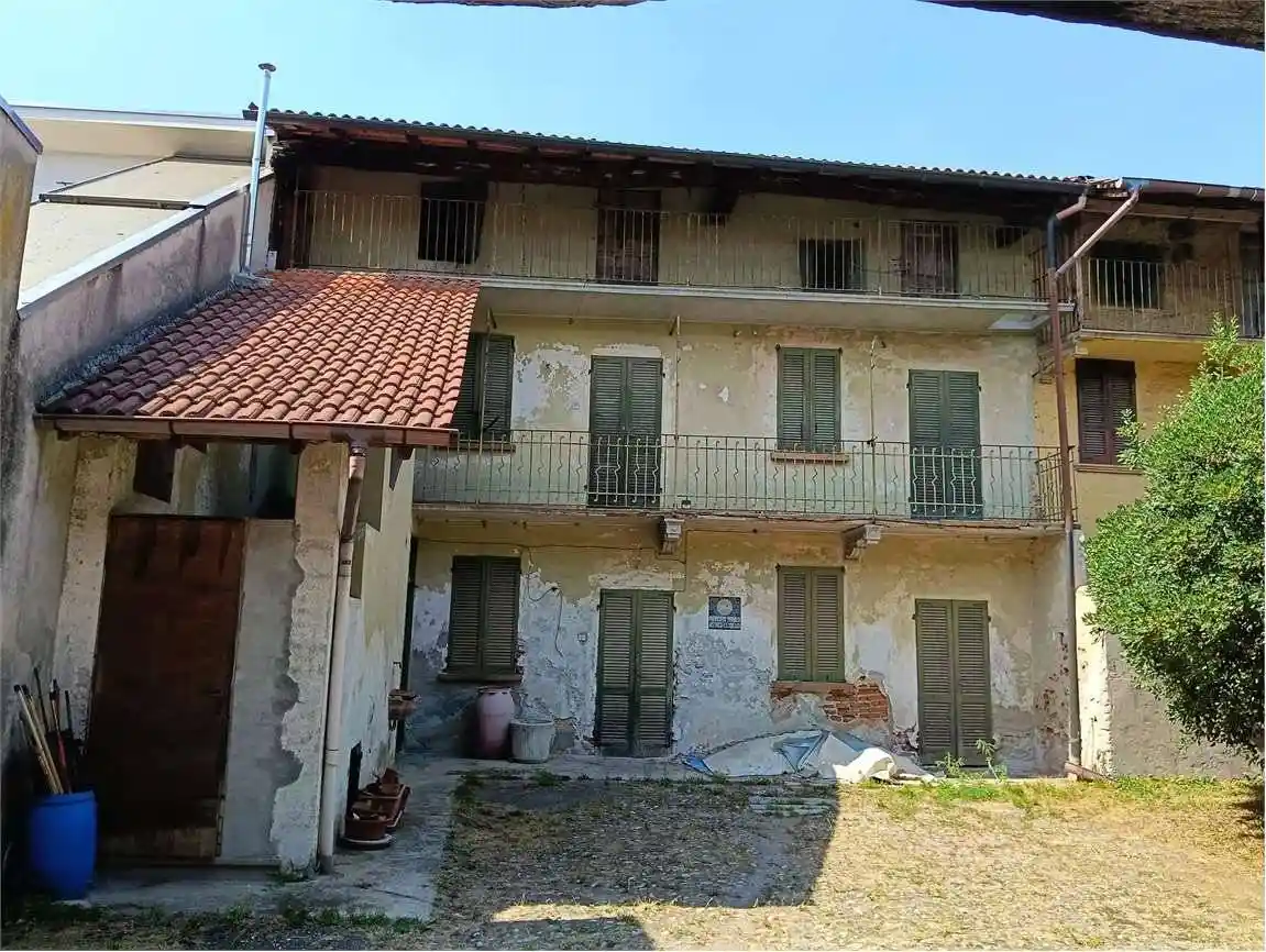 Casa indipendente in vendita a Bellinzago Novarese
