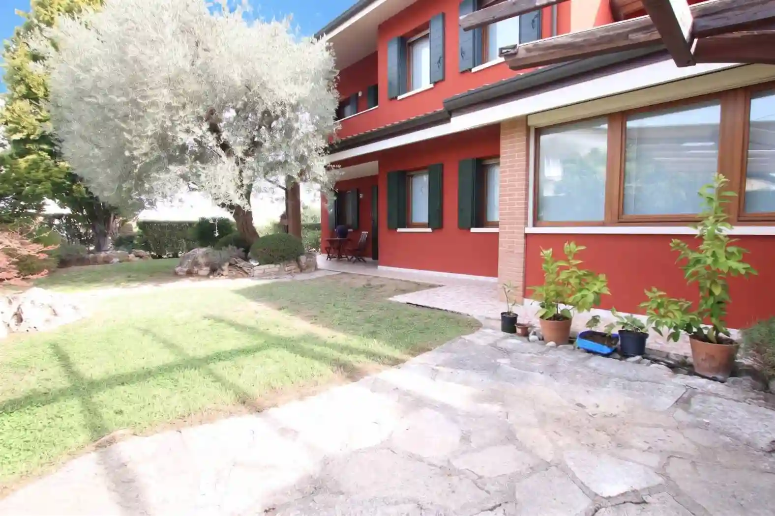 Villa - foto 2