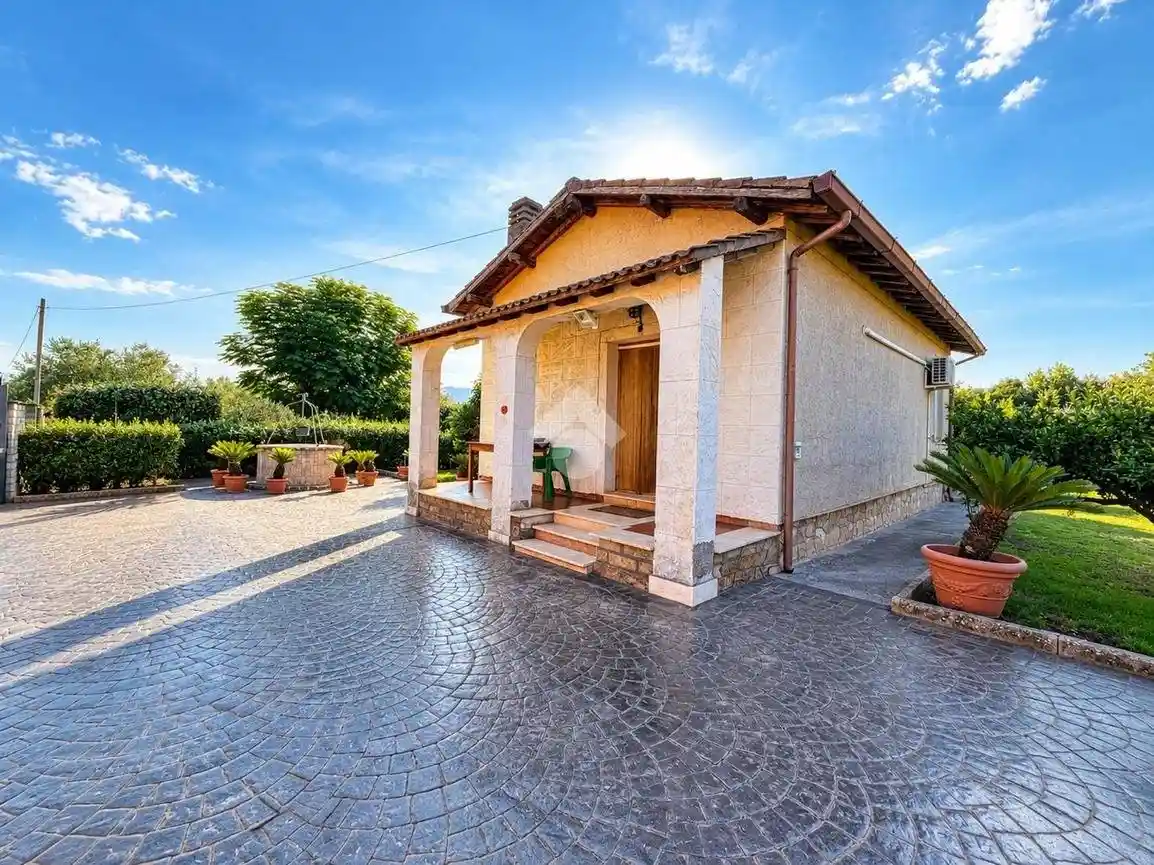 Casa indipendente in vendita a Velletri