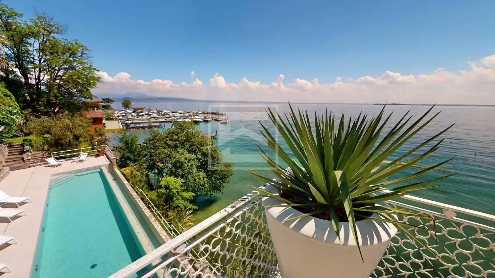 Villa in vendita a Manerba del Garda