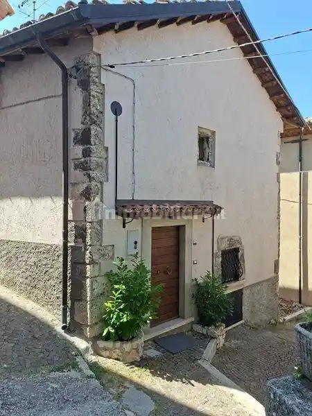 Casa indipendente in vendita a Rocca di Mezzo