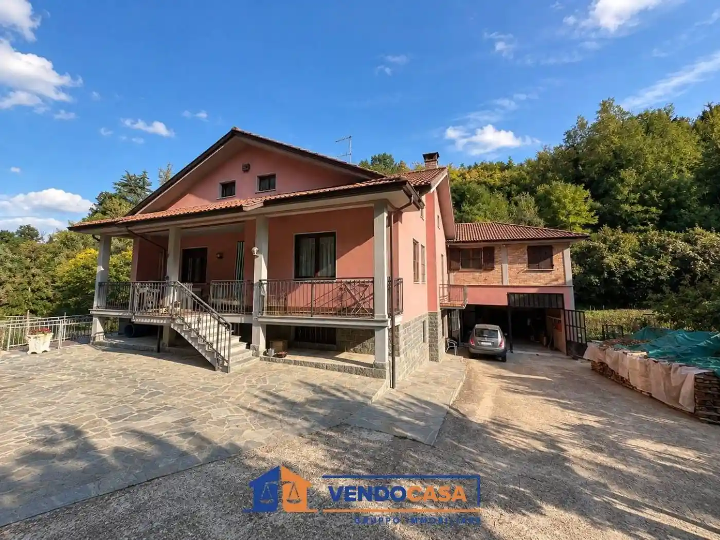 Villa in vendita a Calamandrana