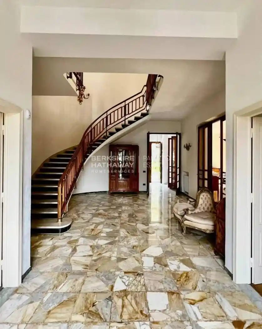 Villa in vendita a Montecatini-Terme