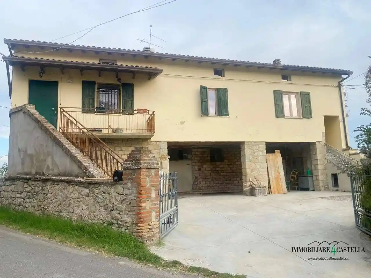 Casa indipendente in vendita a Canossa