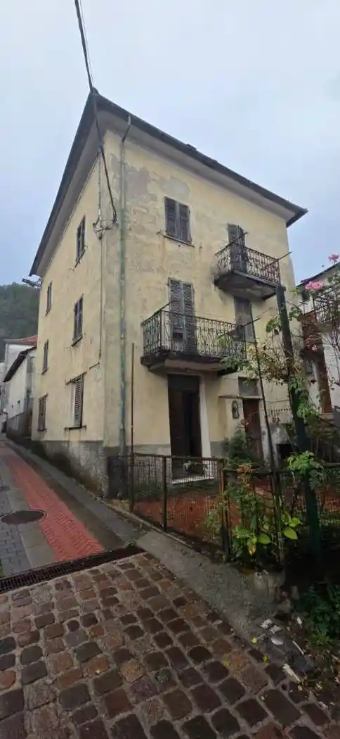 Casa indipendente in vendita a Fascia