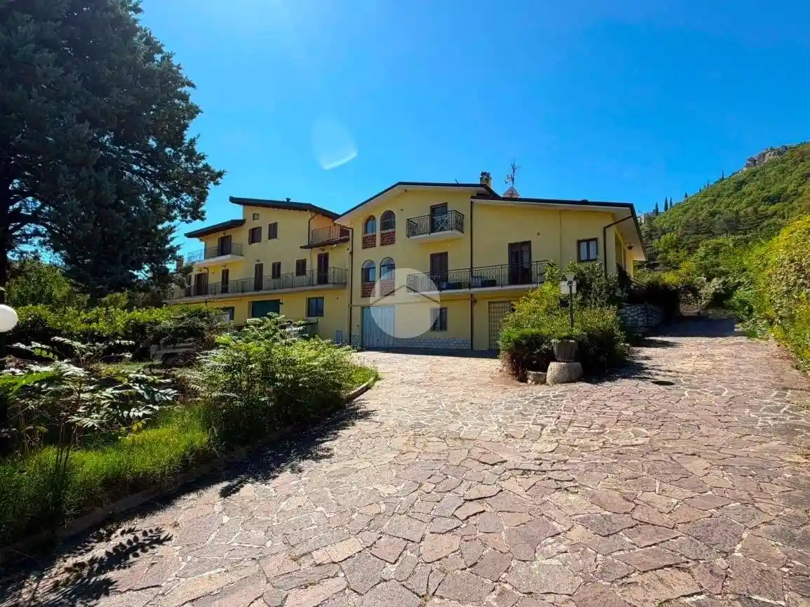 Appartamento in vendita a Fossa