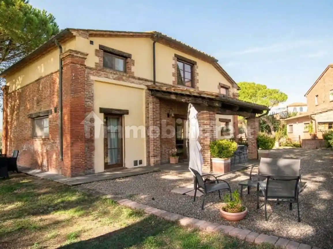 Casa indipendente in vendita a Sinalunga