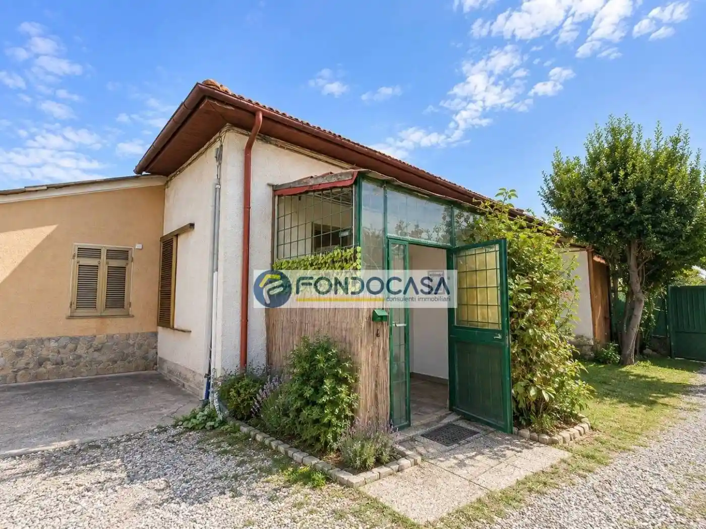 Casa indipendente in vendita a Massa